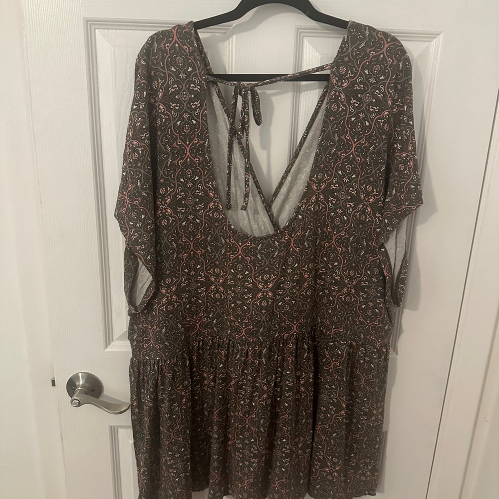 Torrid Brown and Pink Patterned Blouse - Picture 5 of 5